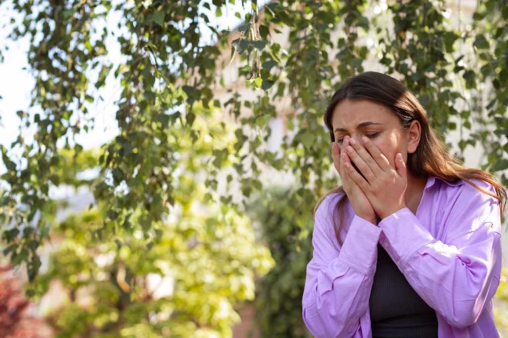 Tips for Managing Spring Allergies - Dr. Jasdeep Sidana